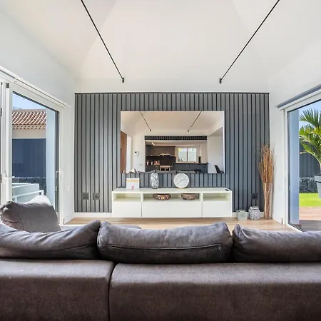 The New Diana * Costa Adeje (Tenerife)