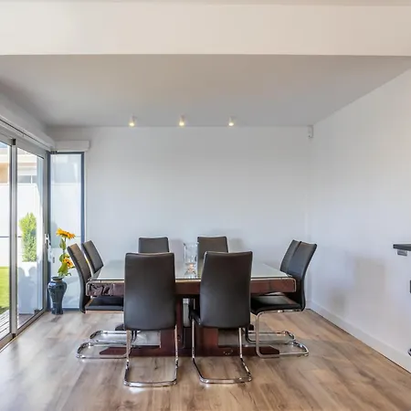 The New Diana Vila *