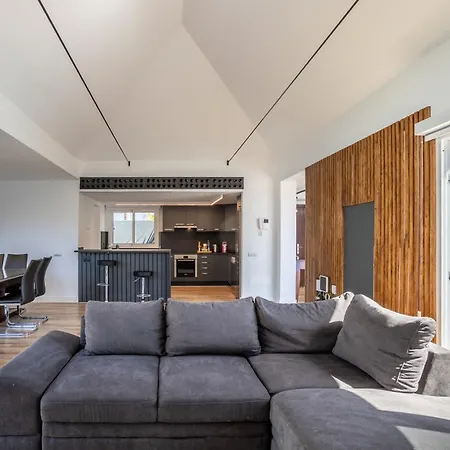 ヴィラ The New Diana