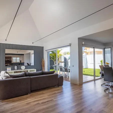 The New Diana ヴィラ アデヘ