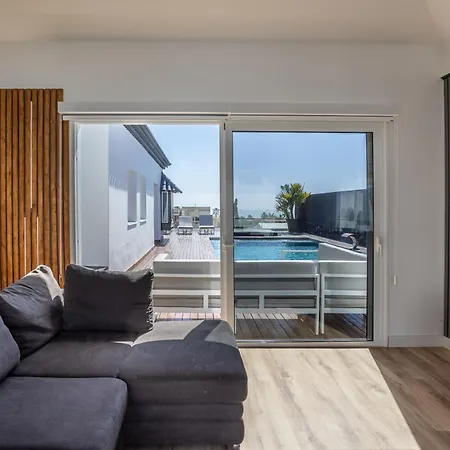 ヴィラ The New Diana アデヘ