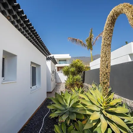 Villa Diana- Jacuzzi, Heated Pool & Bbq *