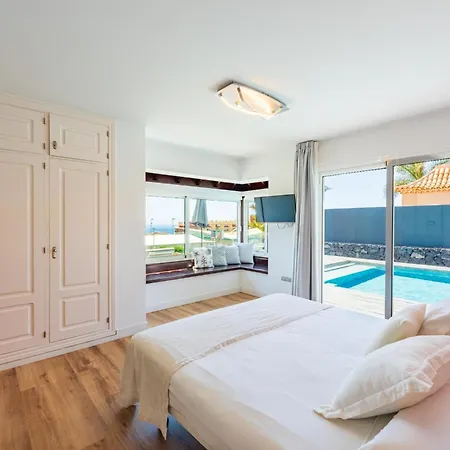 Diana Heated Pool & Bbq * 阿德耶
